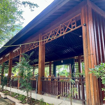 Pohon Purba Resort & Restaurant Labuhan Pandan Exterior foto