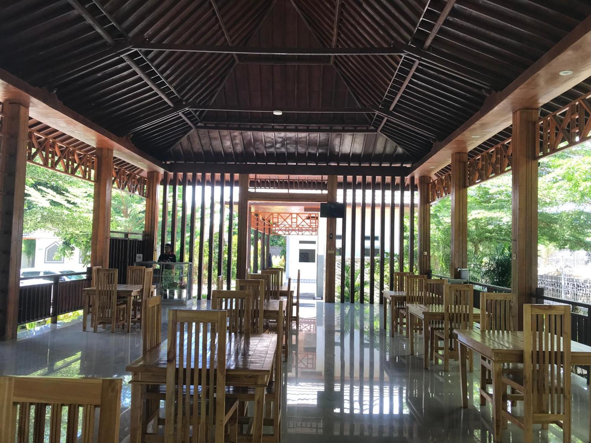 Pohon Purba Resort & Restaurant Labuhan Pandan Exterior foto