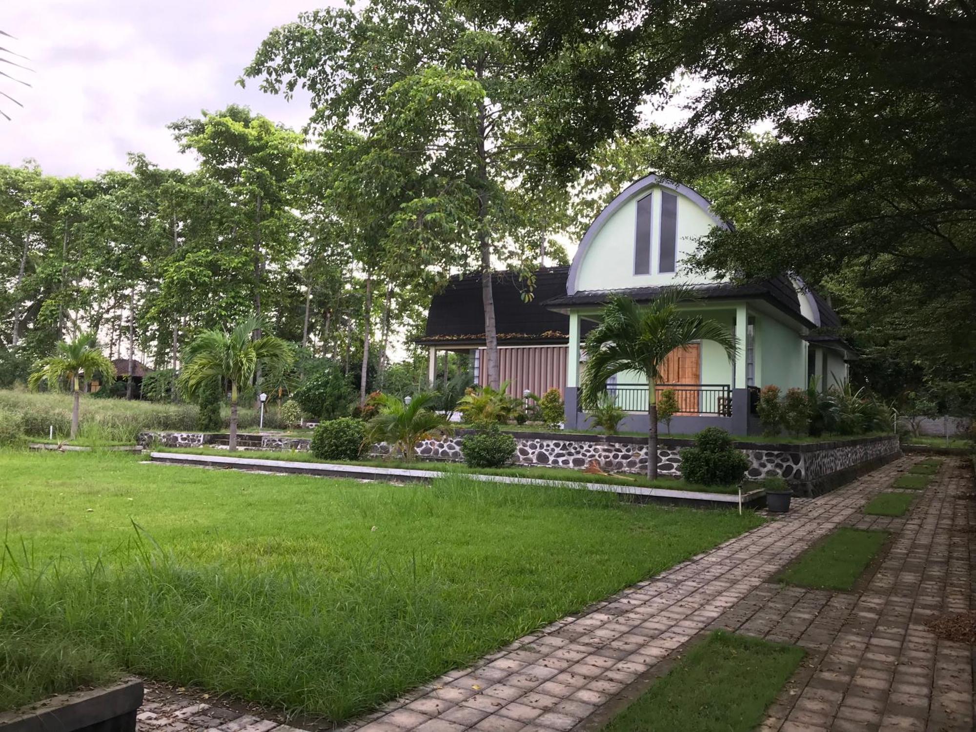 Pohon Purba Resort & Restaurant Labuhan Pandan Exterior foto